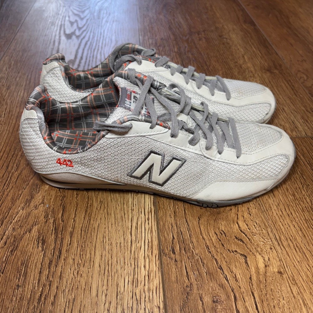 New Balance 442 Sneakers Grey beige Plaid Lining CW442GGO Womens 9.5 Wide sporty